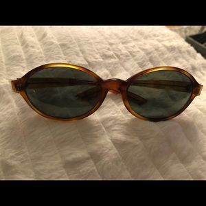 Vintage Ray-Ban sunglasses tortoise frame